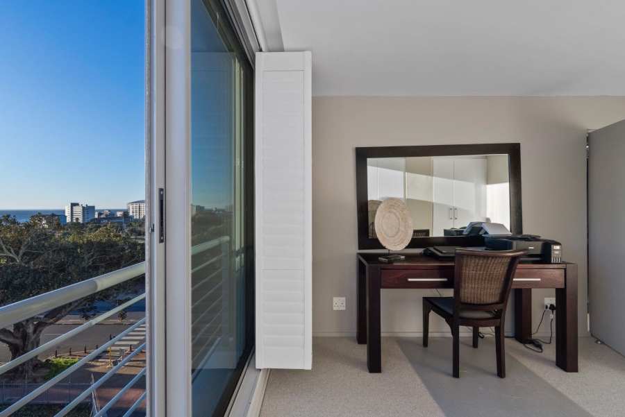 2 Bedroom Property for Sale in Green Point Western Cape